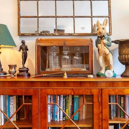 Outstanding Antique 1Br Flat In Soho Appartement Londen Buitenkant foto