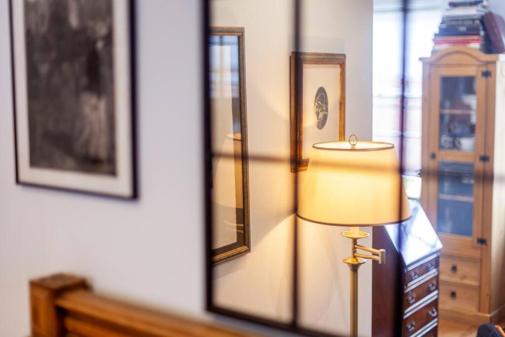 Outstanding Antique 1Br Flat In Soho Appartement Londen Buitenkant foto