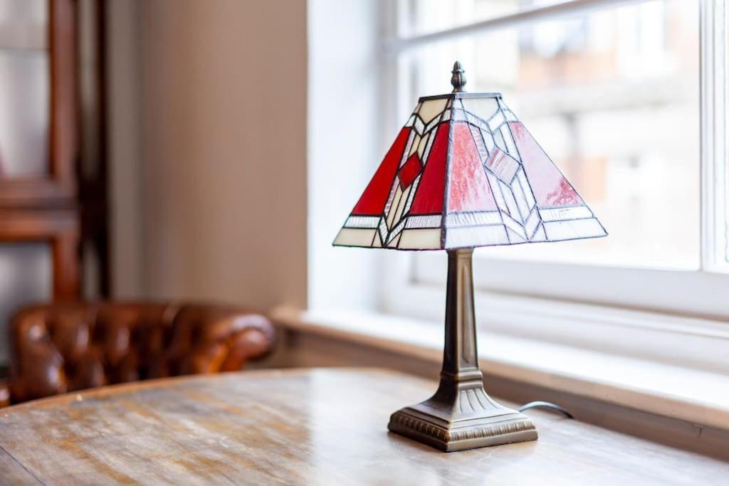 Outstanding Antique 1Br Flat In Soho Appartement Londen Buitenkant foto