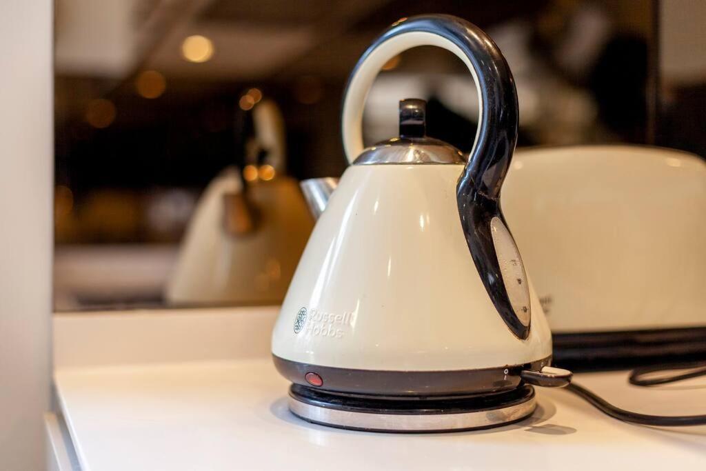 Outstanding Antique 1Br Flat In Soho Appartement Londen Buitenkant foto