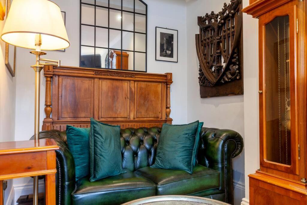 Outstanding Antique 1Br Flat In Soho Appartement Londen Buitenkant foto