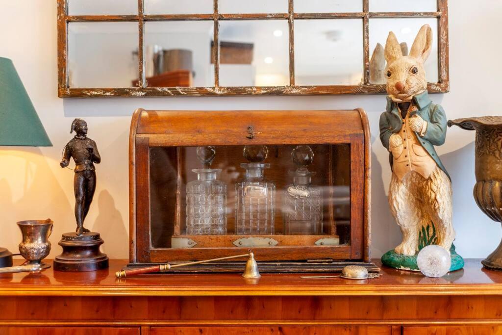 Outstanding Antique 1Br Flat In Soho Appartement Londen Buitenkant foto